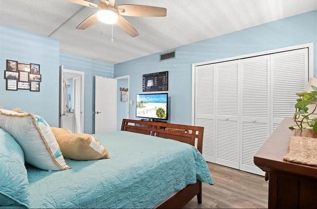 7461 W COUNTRY CLUB DRIVE N 108, Sarasota, FL 34243