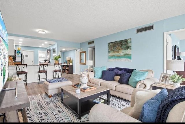 7461 W COUNTRY CLUB DRIVE N 108, Sarasota, FL 34243