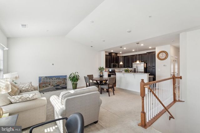 42116 PIEBALD SQ, Aldie, VA 20105