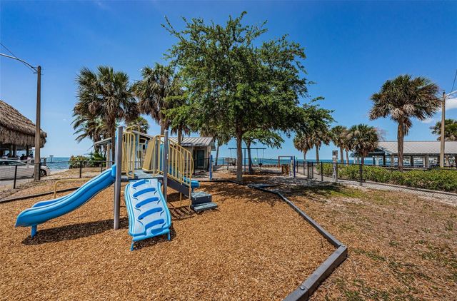 13930 SOMMERS AVENUE, Hudson, FL 34667