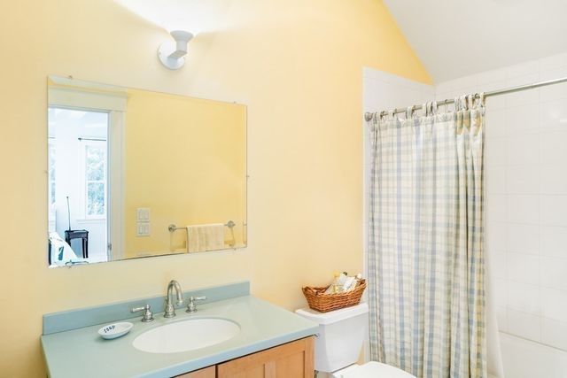 381 Huron Ave A, Cambridge, MA 02138