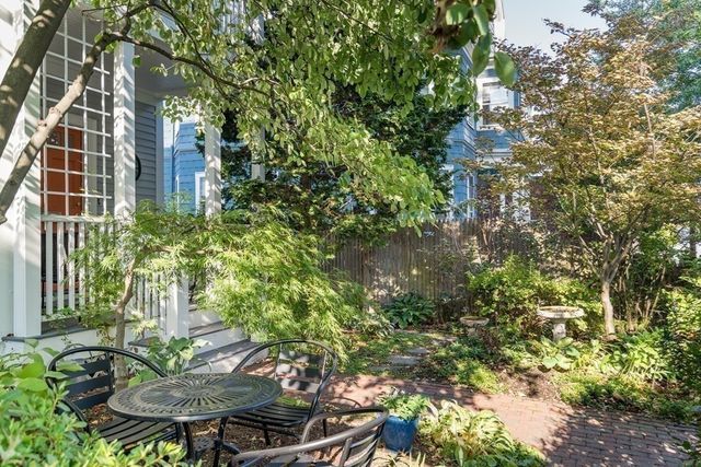 381 Huron Ave A, Cambridge, MA 02138