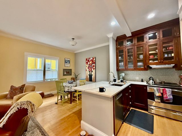 381 Huron Ave A, Cambridge, MA 02138