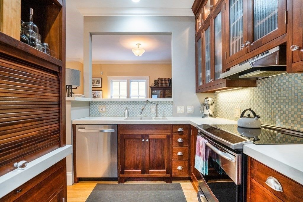 381 Huron Ave A, Cambridge, MA 02138