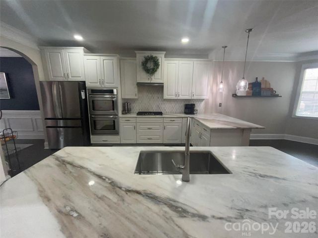 3928 Widgeon Way, Waxhaw, NC 28173