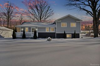 2514 N Genesee Road, Burton, MI 48509