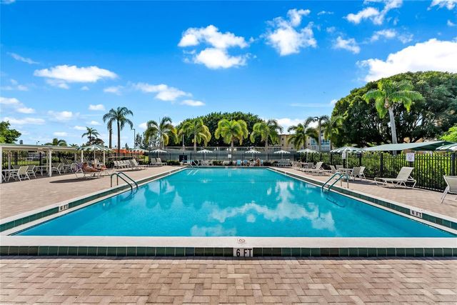 2615 NE 3rd Court 220, Boynton Beach, FL 33435