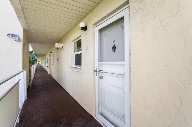 2615 NE 3rd Court 220, Boynton Beach, FL 33435