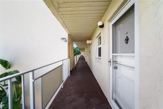 2615 NE 3rd Court 220, Boynton Beach, FL 33435
