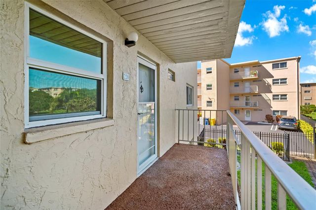 2615 NE 3rd Court 220, Boynton Beach, FL 33435