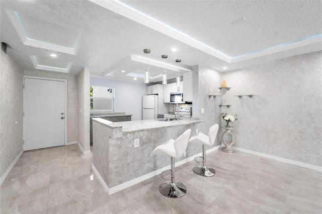2615 NE 3rd Court 220, Boynton Beach, FL 33435