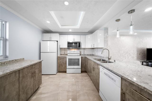 2615 NE 3rd Court 220, Boynton Beach, FL 33435