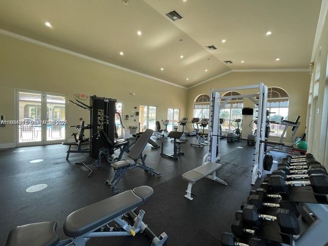 975 NE 33rd Ter 203, Homestead, FL 33033