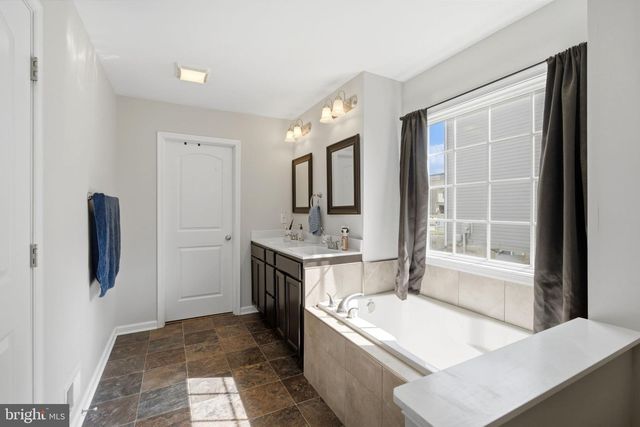 144 BRANT LN, Martinsburg, WV 25403
