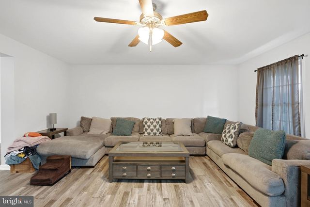 144 BRANT LN, Martinsburg, WV 25403