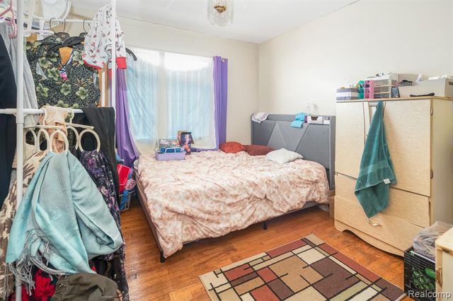 8117 Dale Street, Dearborn Heights, MI 48127