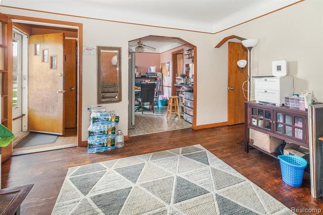 8117 Dale Street, Dearborn Heights, MI 48127