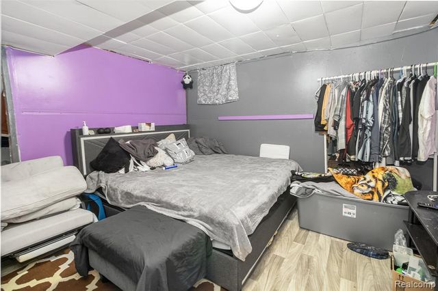 8117 Dale Street, Dearborn Heights, MI 48127