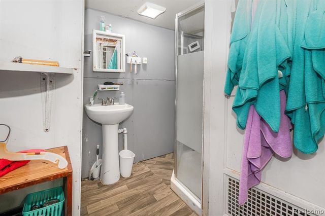 8117 Dale Street, Dearborn Heights, MI 48127