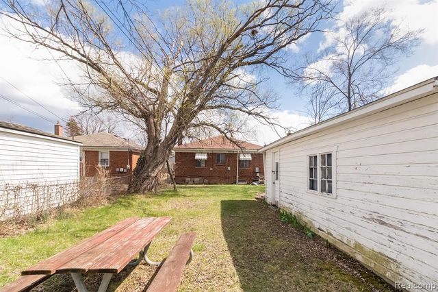 8117 Dale Street, Dearborn Heights, MI 48127