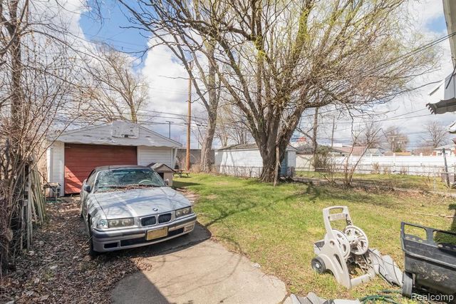 8117 Dale Street, Dearborn Heights, MI 48127