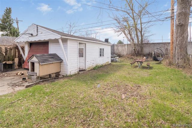 8117 Dale Street, Dearborn Heights, MI 48127