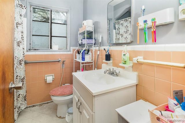 8117 Dale Street, Dearborn Heights, MI 48127