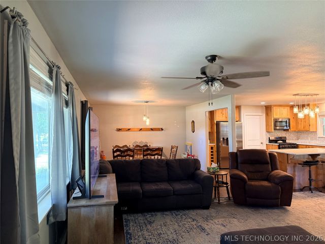 13729 Hwy 62, Tahlequah, OK 74464