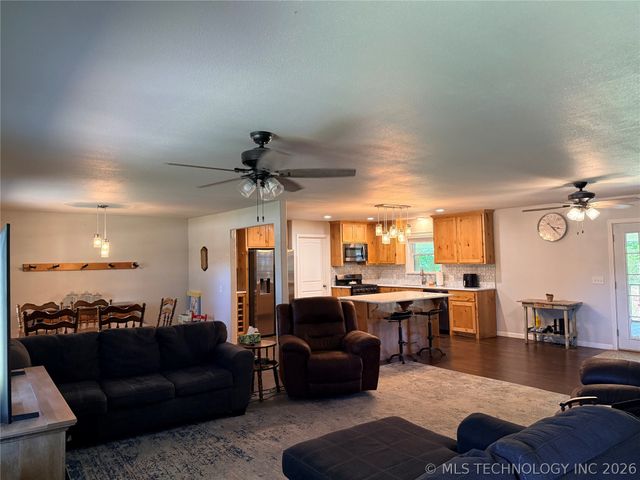 13729 Hwy 62, Tahlequah, OK 74464