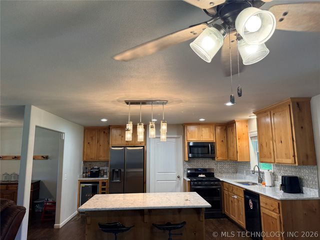 13729 Hwy 62, Tahlequah, OK 74464