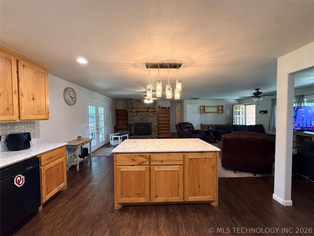 13729 Hwy 62, Tahlequah, OK 74464