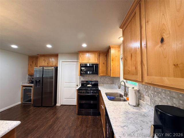 13729 Hwy 62, Tahlequah, OK 74464