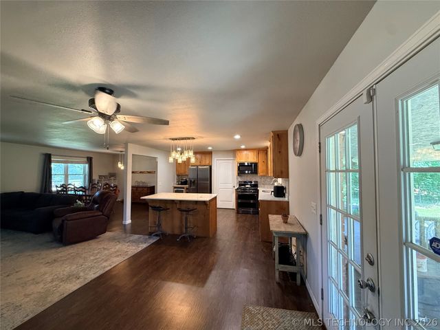 13729 Hwy 62, Tahlequah, OK 74464
