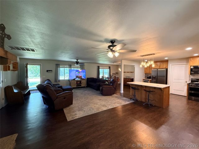 13729 Hwy 62, Tahlequah, OK 74464