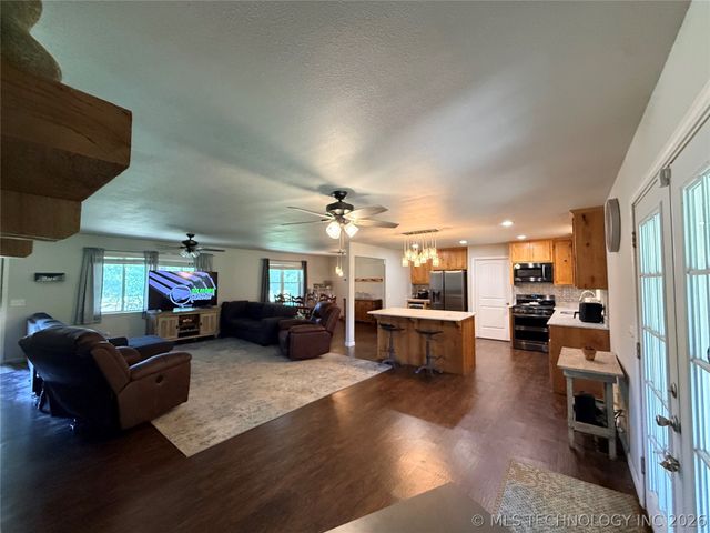 13729 Hwy 62, Tahlequah, OK 74464