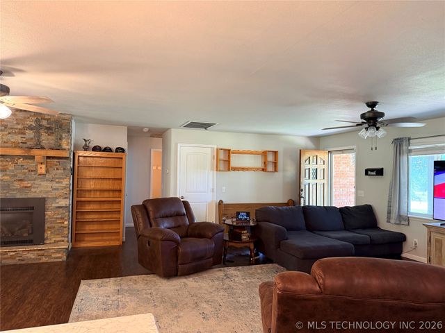 13729 Hwy 62, Tahlequah, OK 74464