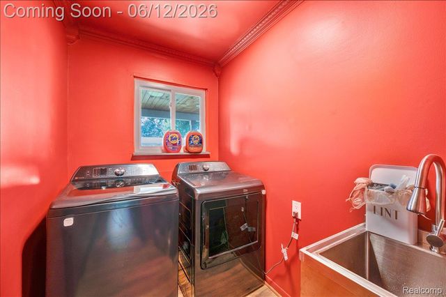 16625 Monticello Drive, Clinton Charter Township, MI 48038