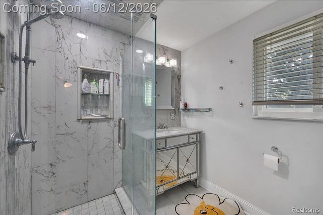16625 Monticello Drive, Clinton Charter Township, MI 48038