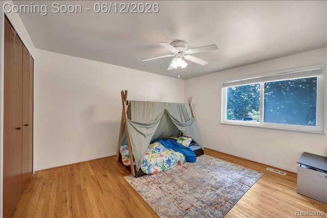 16625 Monticello Drive, Clinton Charter Township, MI 48038