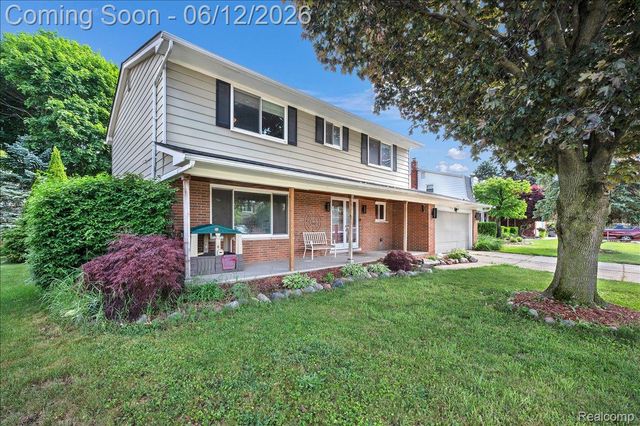 16625 Monticello Drive, Clinton Charter Township, MI 48038