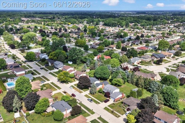 16625 Monticello Drive, Clinton Charter Township, MI 48038