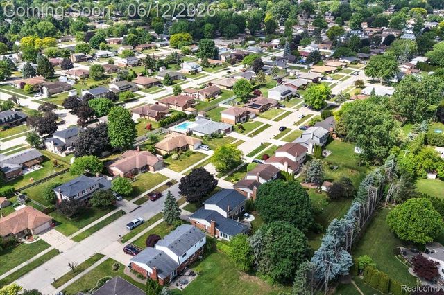 16625 Monticello Drive, Clinton Charter Township, MI 48038