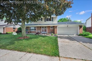 16625 Monticello Drive, Clinton Charter Township, MI 48038