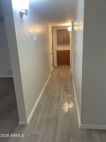 1811 N 44th Street, Phoenix, AZ 85008