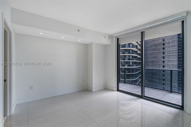 45 SW 9th St 2002, Miami, FL 33130