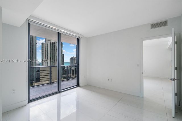 45 SW 9th St 2002, Miami, FL 33130