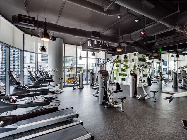 45 SW 9th St 2002, Miami, FL 33130