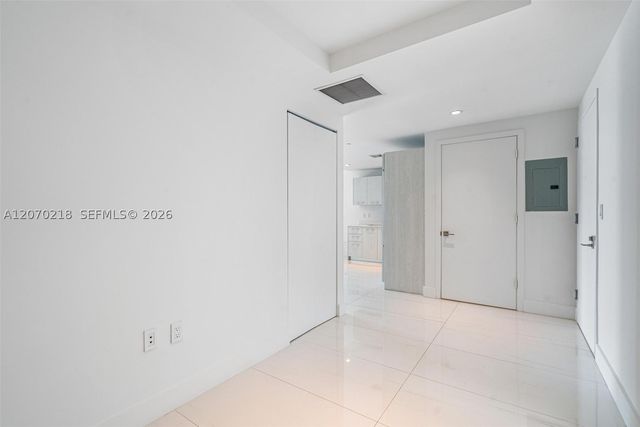 45 SW 9th St 2002, Miami, FL 33130
