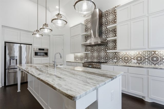 6028 Firefox Lane, Fort Worth, TX 76123