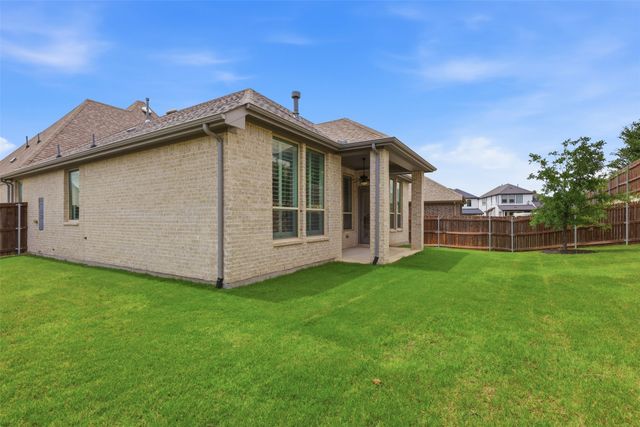 6028 Firefox Lane, Fort Worth, TX 76123